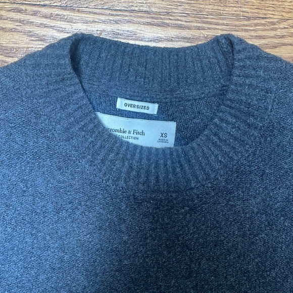 Abercrombie & Fitch Sweater - Picture 3 of 5